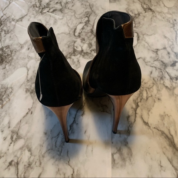 BCBGMaxAzria Black & Bronze Leather Suede Peep Toe Bootie 9B/39 Heel Ankle Boots - Picture 4 of 9